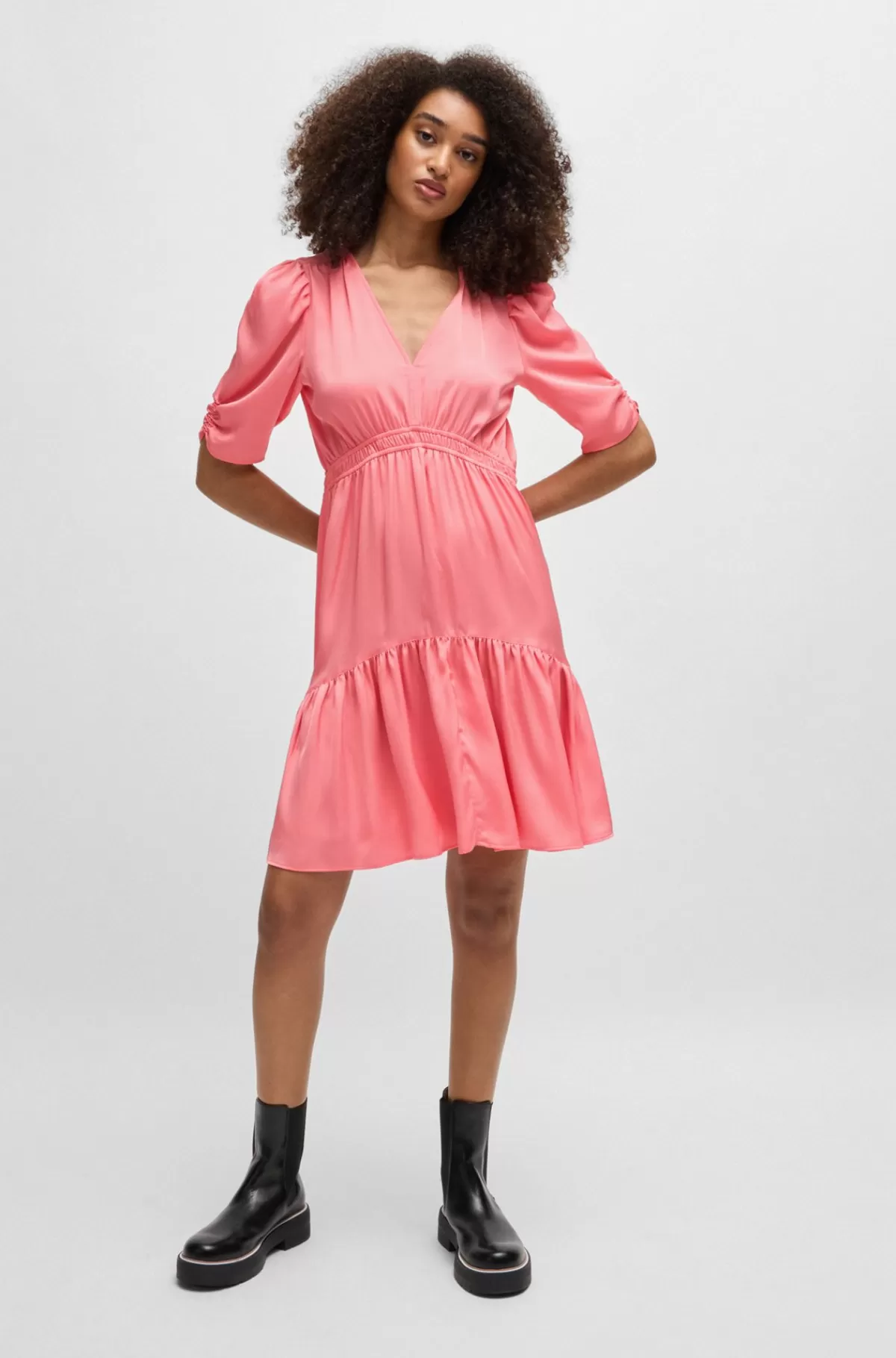HUGO BOSS Kjole Med V-hals I Satin Med Struktur Og Flæsekant Pink Fashion