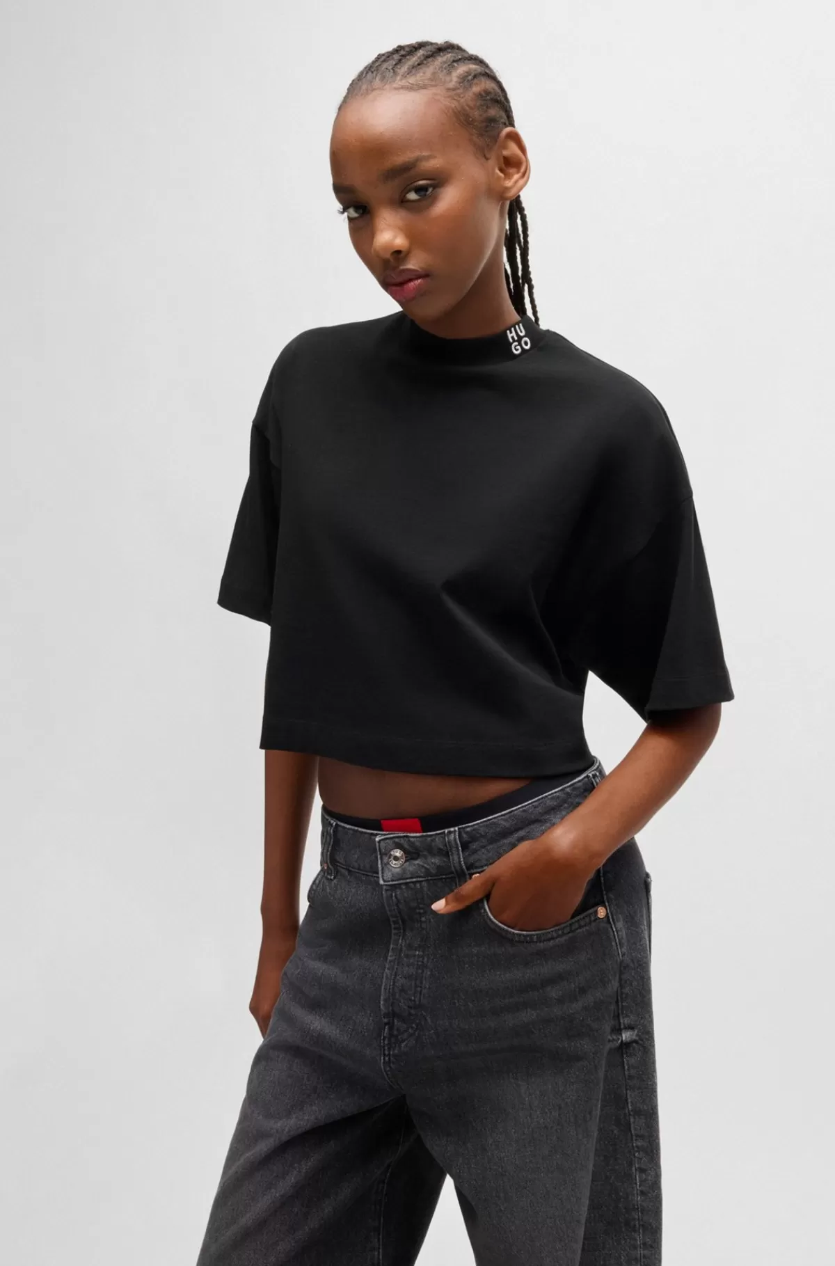HUGO BOSS Kort T-shirt I Bomuldsjersey Med Relaxed Fit Og Stablet Logo Sort Fashion