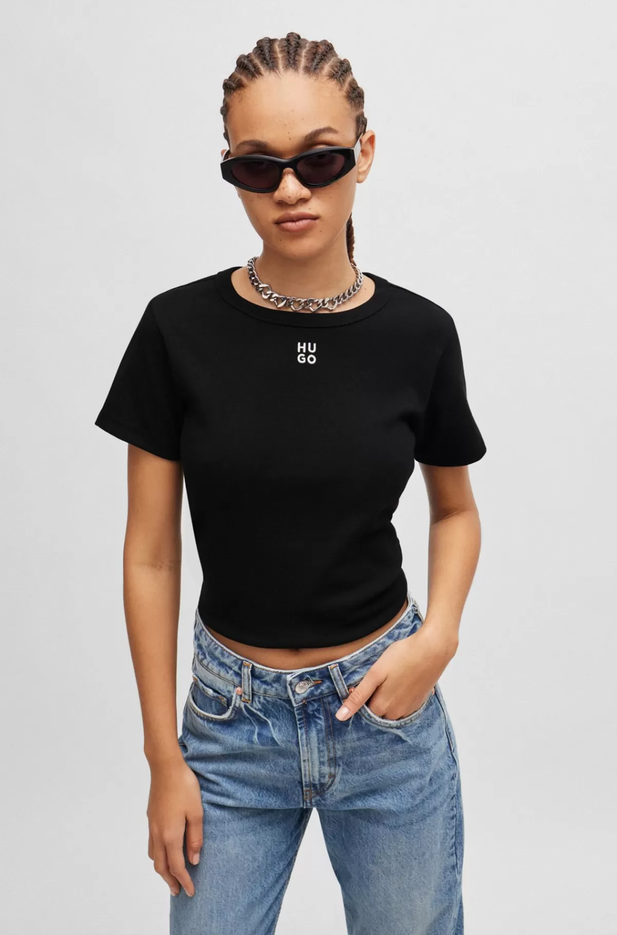 HUGO BOSS T-shirt I Bomuldsblanding Med Broderet Stablet Logo Sort Hot