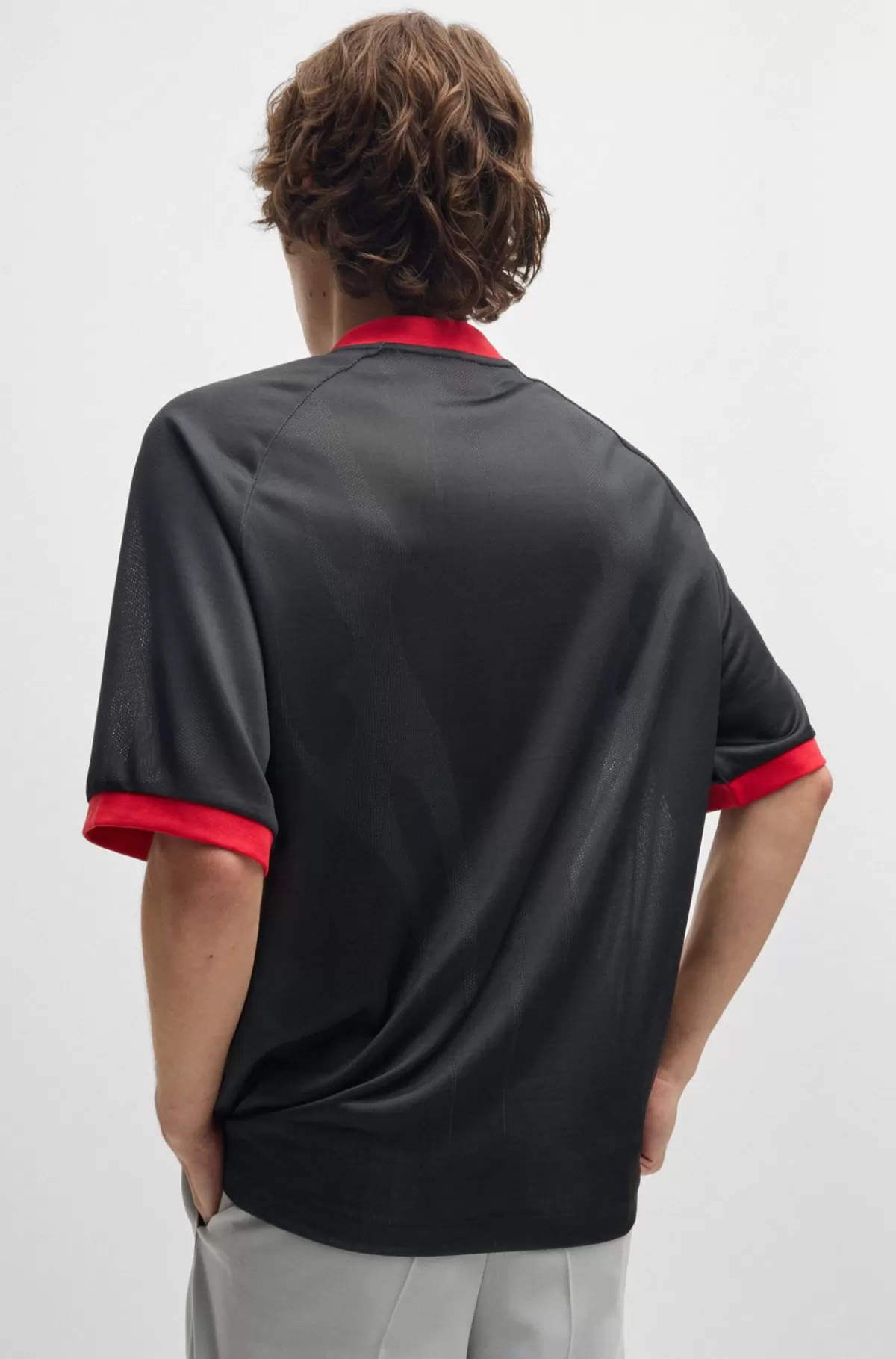 HUGO BOSS T-shirt Med Relaxed Fit I Sporty Mesh Med Sæsonbetonet Print Sort Shop